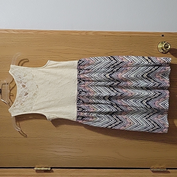 Medium dress - Picture 2 of 5